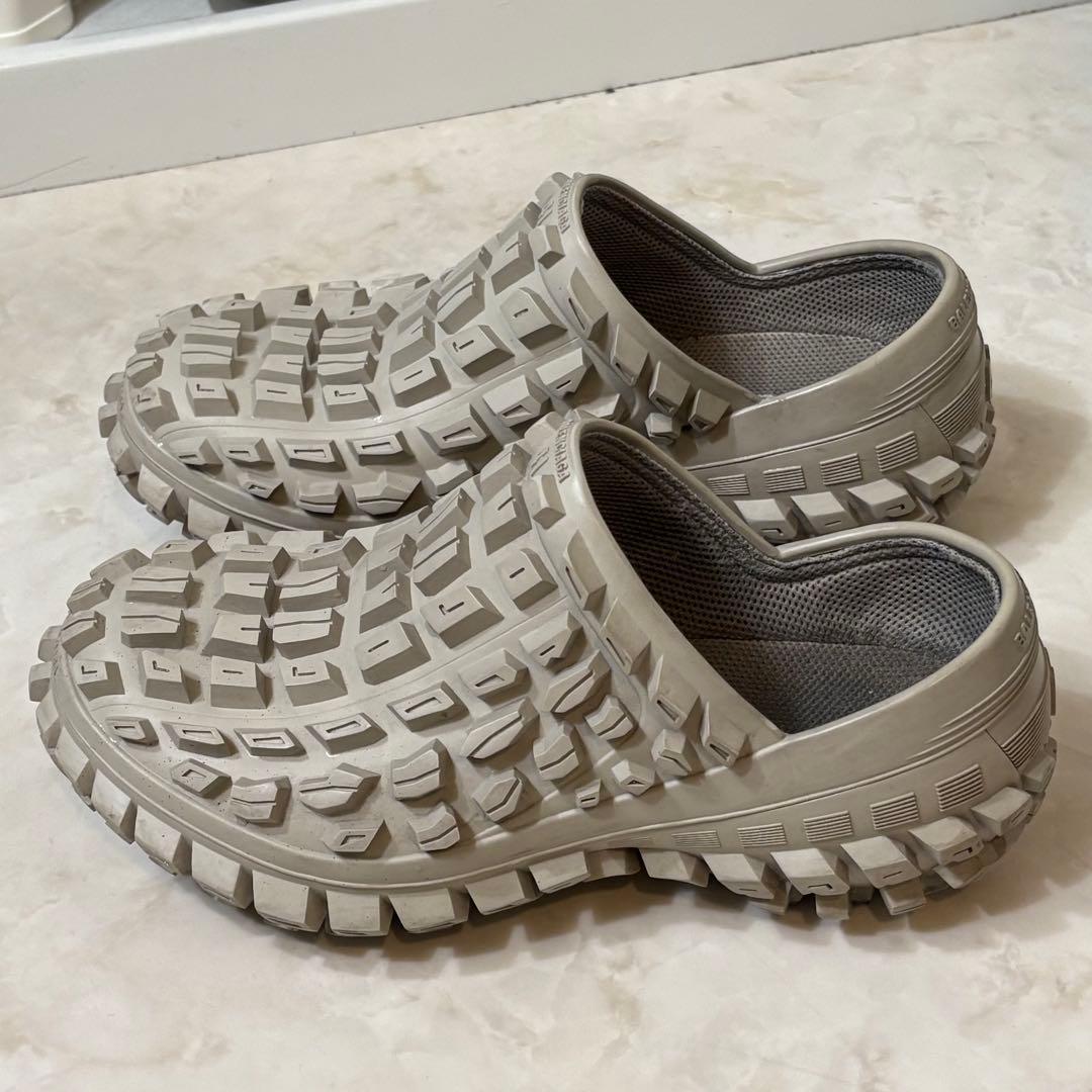 靴 balenciaga bouncer defender clog sandal