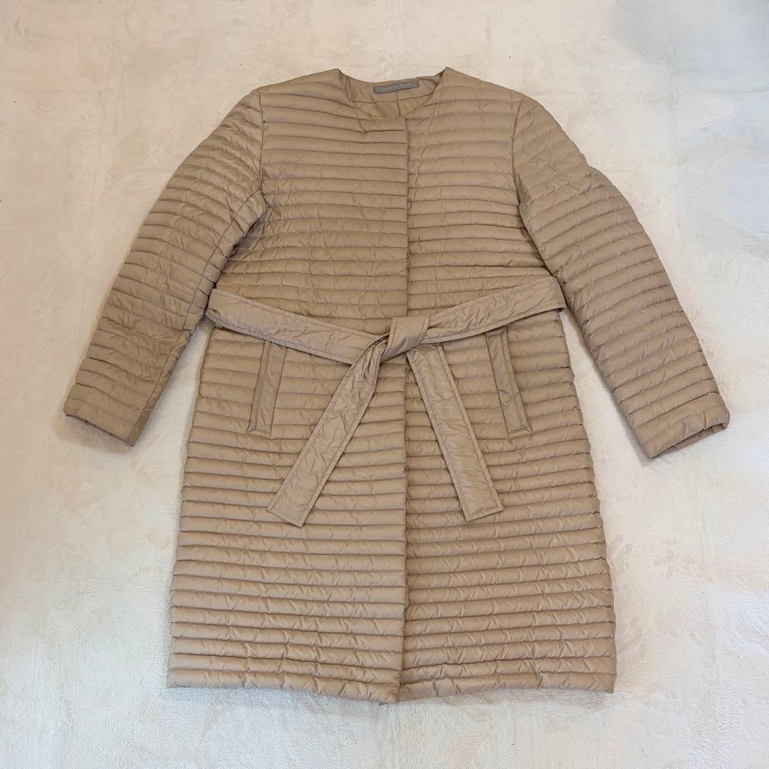 theory luxe ノーカラー ダウンコート 40 ベージュ ベルト付