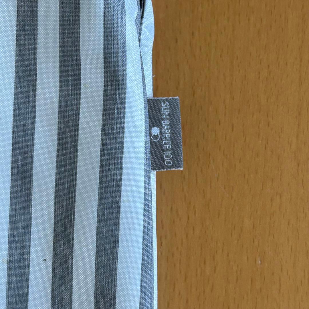 サンバリア100 折りたたみ日傘　2段折　コンパクト　ストライプ　グレー