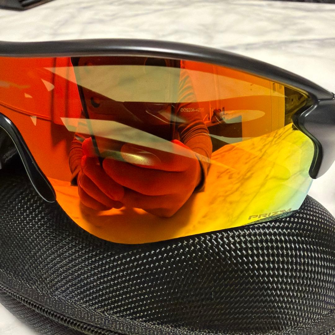 Oakley スポーツ用サングラス ケース付き