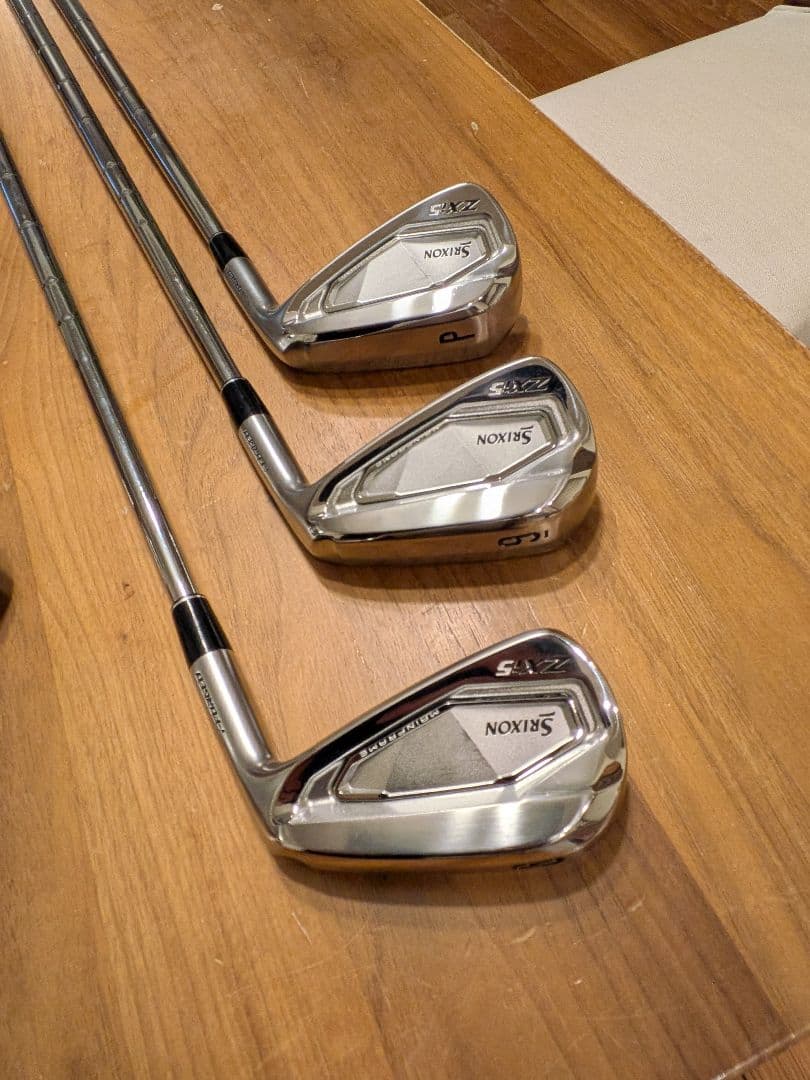 新品同様！スリクソンzxi5アイアン。5〜PW6本セット。DG105Xシャフト。