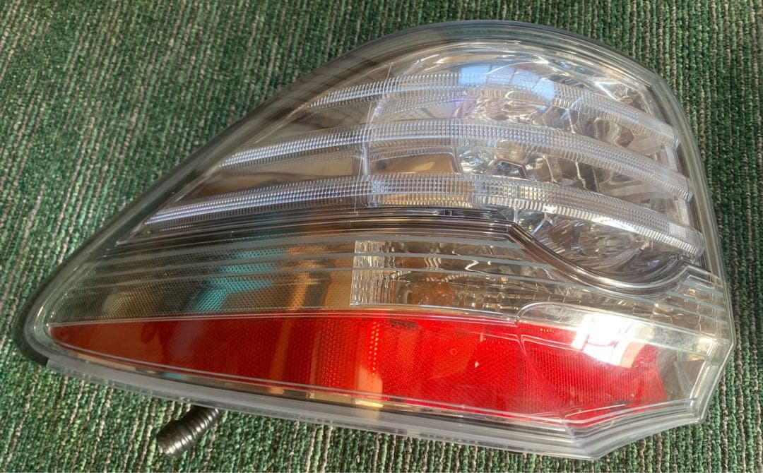 トヨタ クラウン ハイブリッド（DAA‑GWS204） テールランプ 左右 /