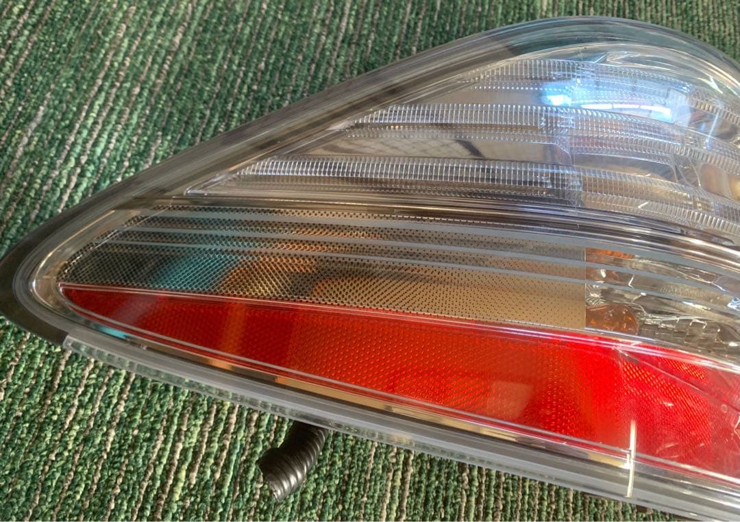 トヨタ クラウン ハイブリッド（DAA‑GWS204） テールランプ 左右 /