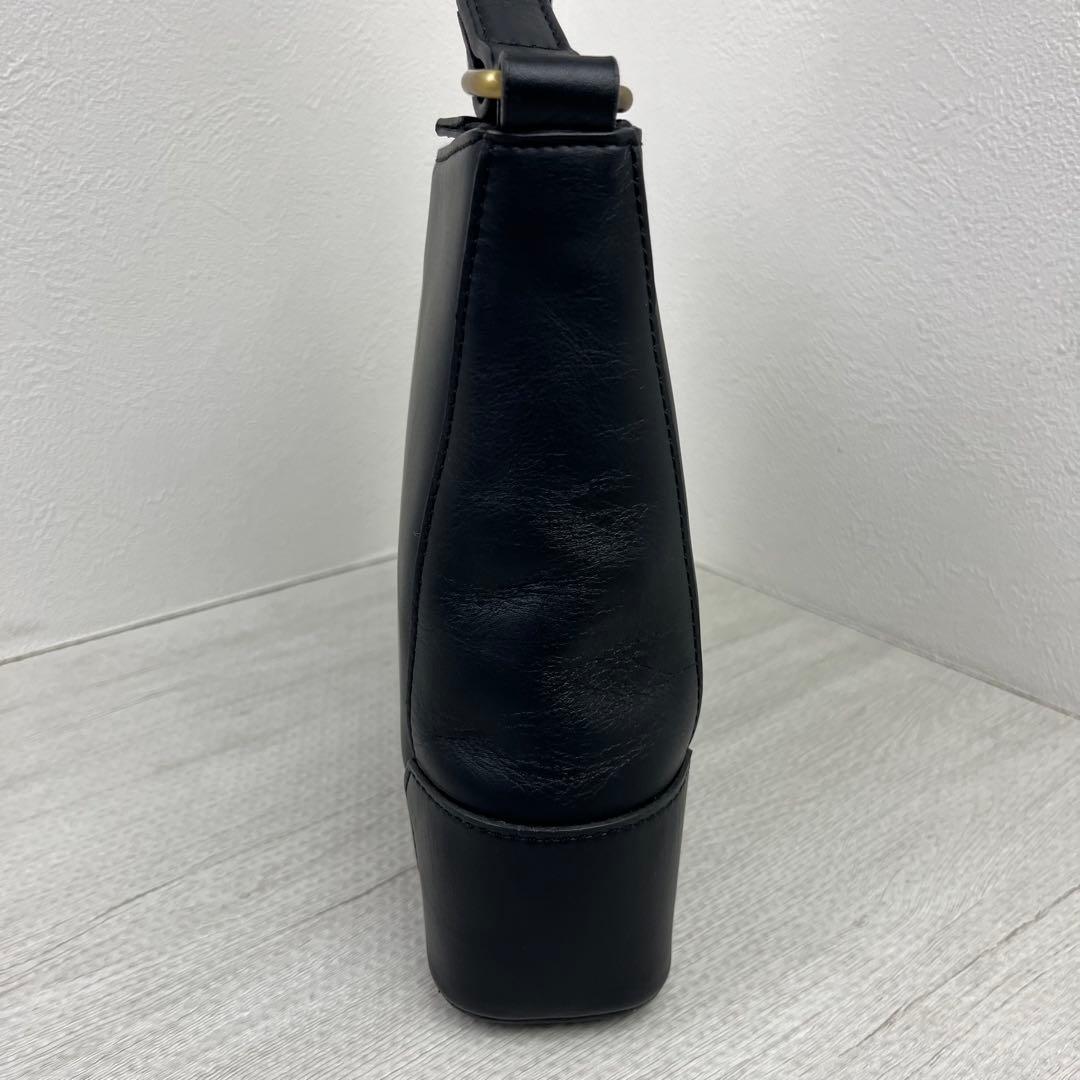 美品✨ Burberry バーバリー ショルダーバッグ ノバチェック レザー