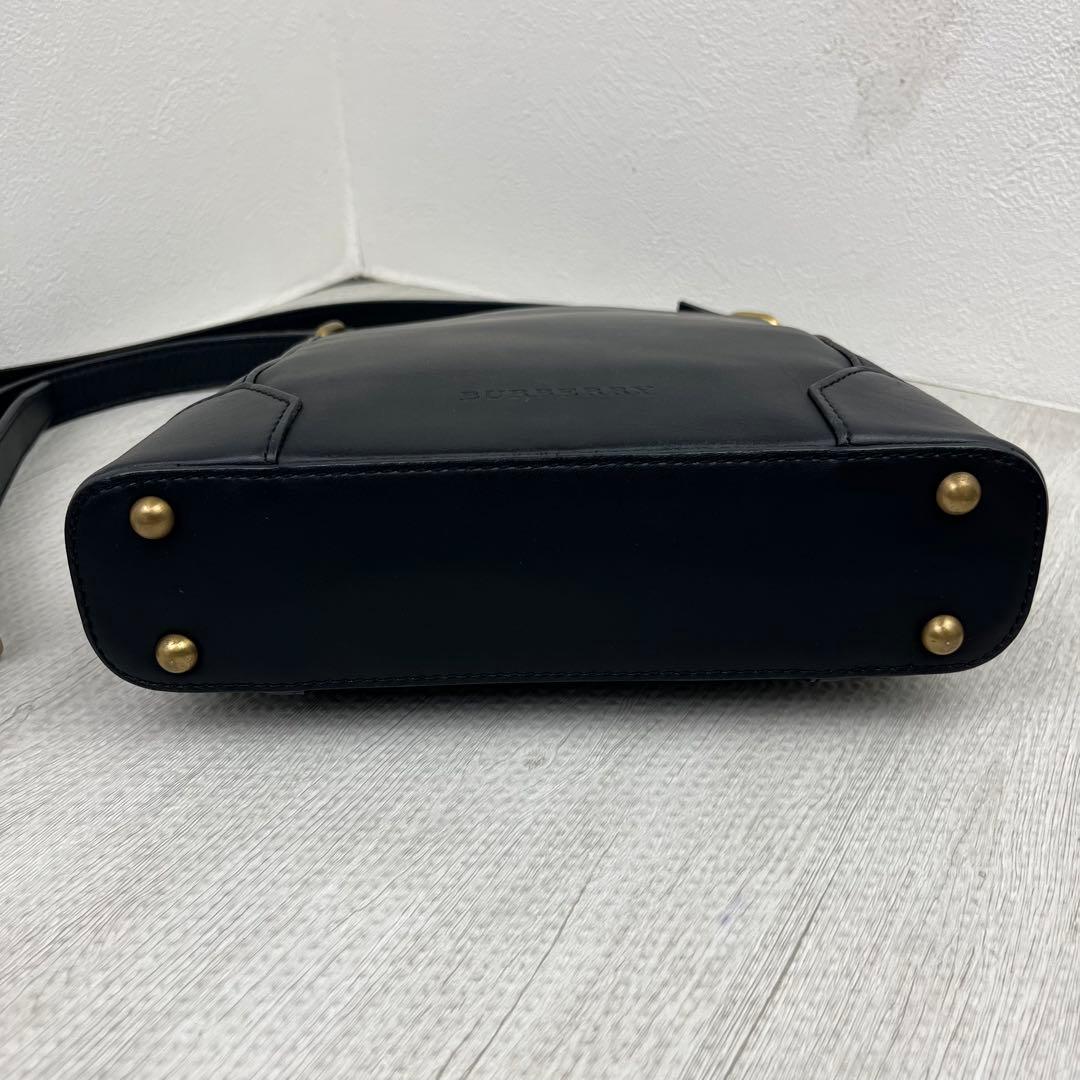 美品✨ Burberry バーバリー ショルダーバッグ ノバチェック レザー