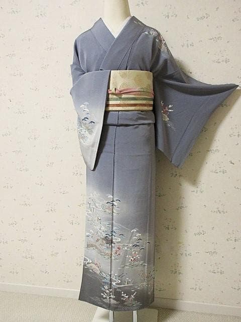 訪問着：美品：菖蒲と花と民家と舟と庭園：淡いグレー着物：袷正絹：P29