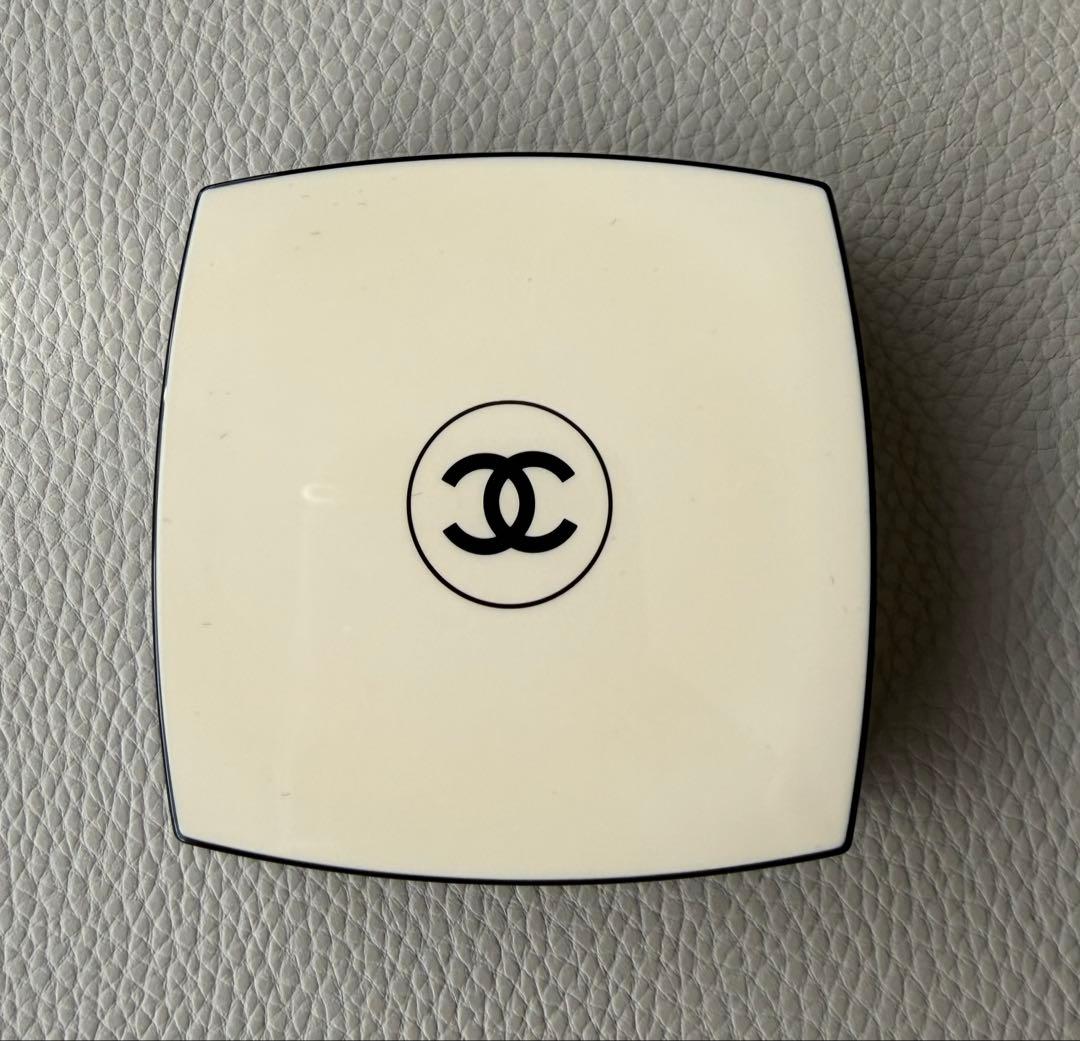 レベージュパレットルガールクールドゥシャネル