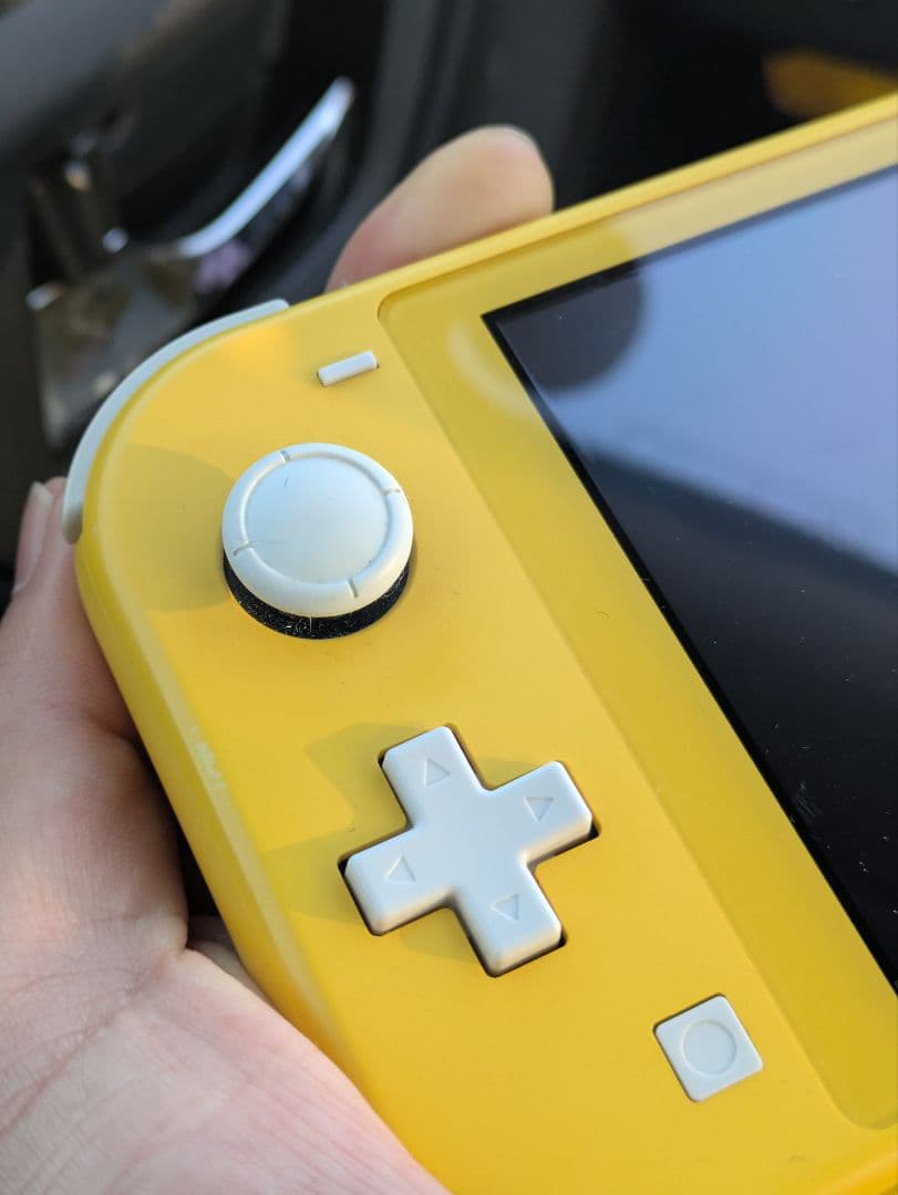 任天堂 Switch Lite スイッチライト　イエロー