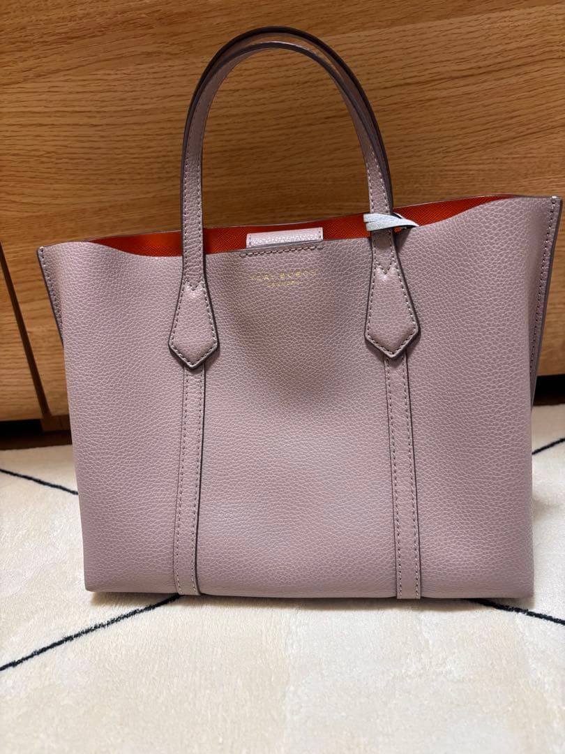 トリーバーチ　薄紫レザー トートバッグ
