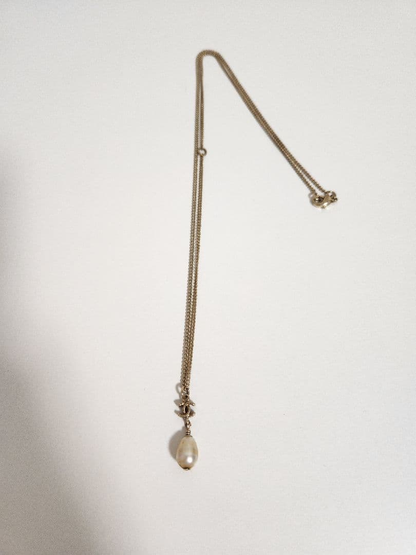 CHANELシャネル パール ロゴチャーム ネックレス