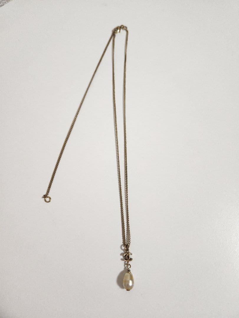 CHANELシャネル パール ロゴチャーム ネックレス