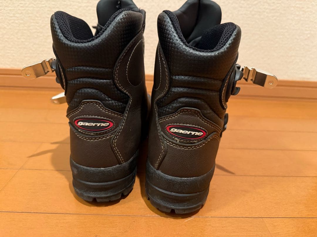 使用数回の美品 ガエルネ　GAERUNE バイクブーツ ブラウン　27.0㎝