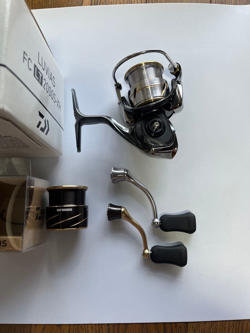 【美品】20ルビアス FCLT 2000S-XH日本製(替スプール、ハンドル付)