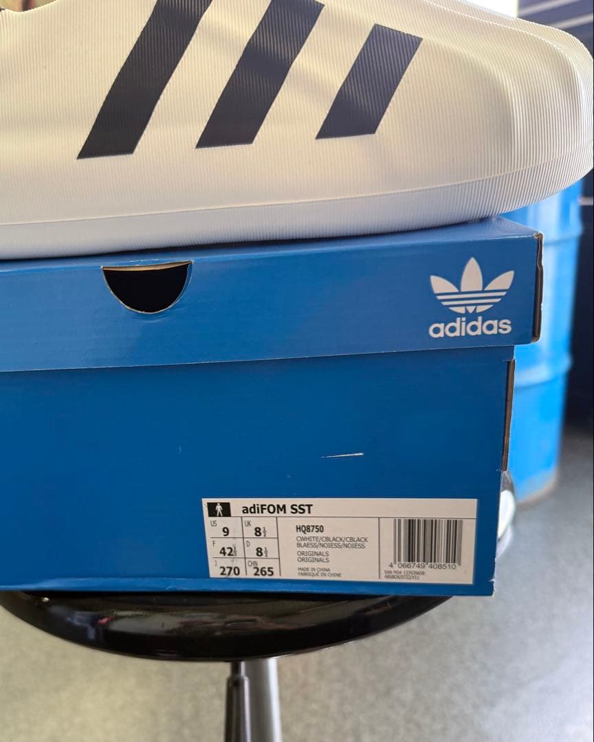 値下げしました　アディダス　adiFOM SST アディフォーム　27.0cm