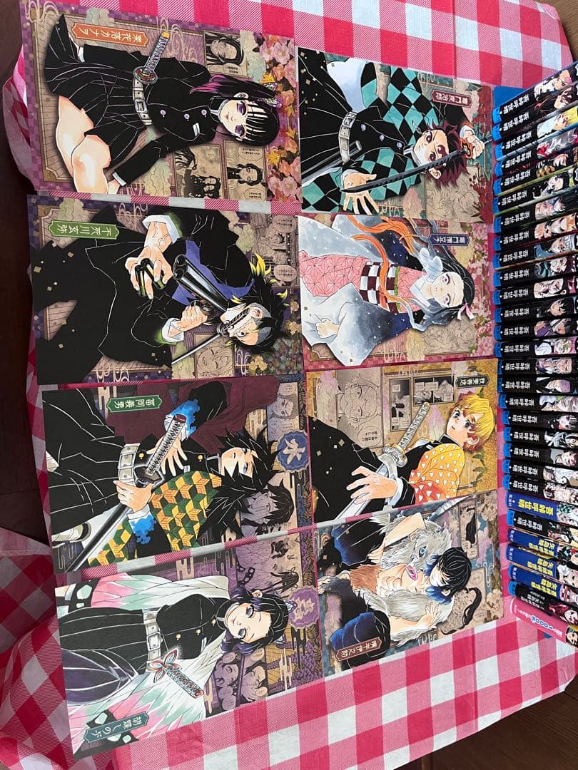 鬼滅の刃 全巻＋小説＋公式本＋特典大量セット 缶バッジ ポストカード付き