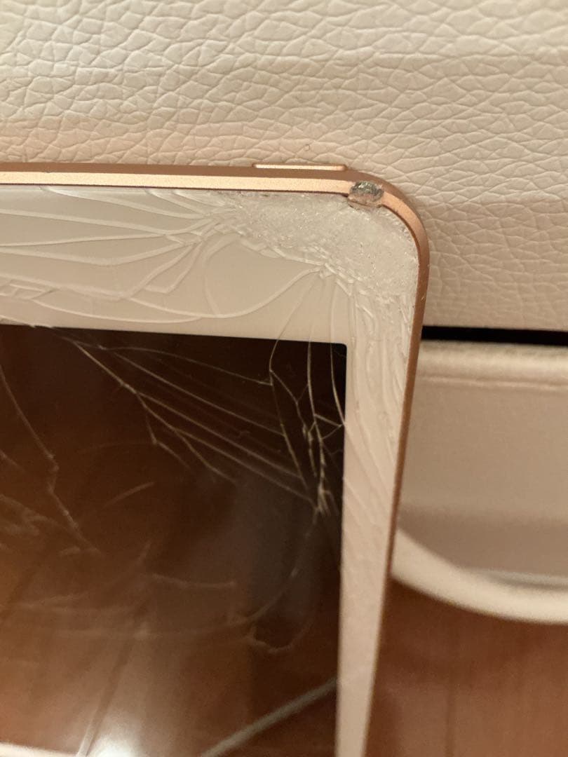 iPad 第8世代　128GB画面割れ　wi-fi