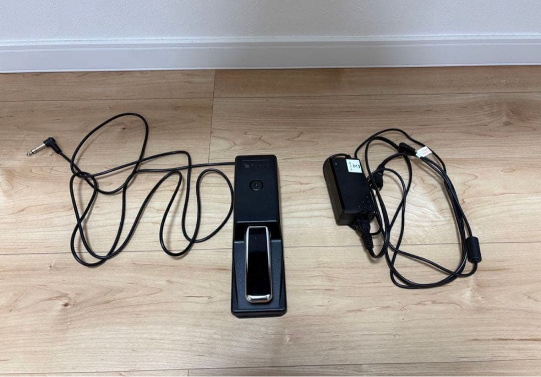 ローランド FP-30（本体、純正スタンド・ペダル）