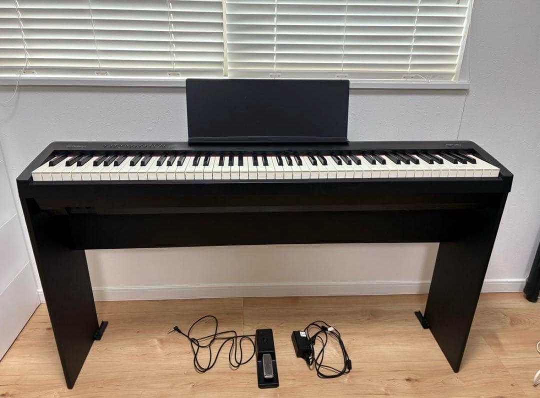 ローランド FP-30（本体、純正スタンド・ペダル）