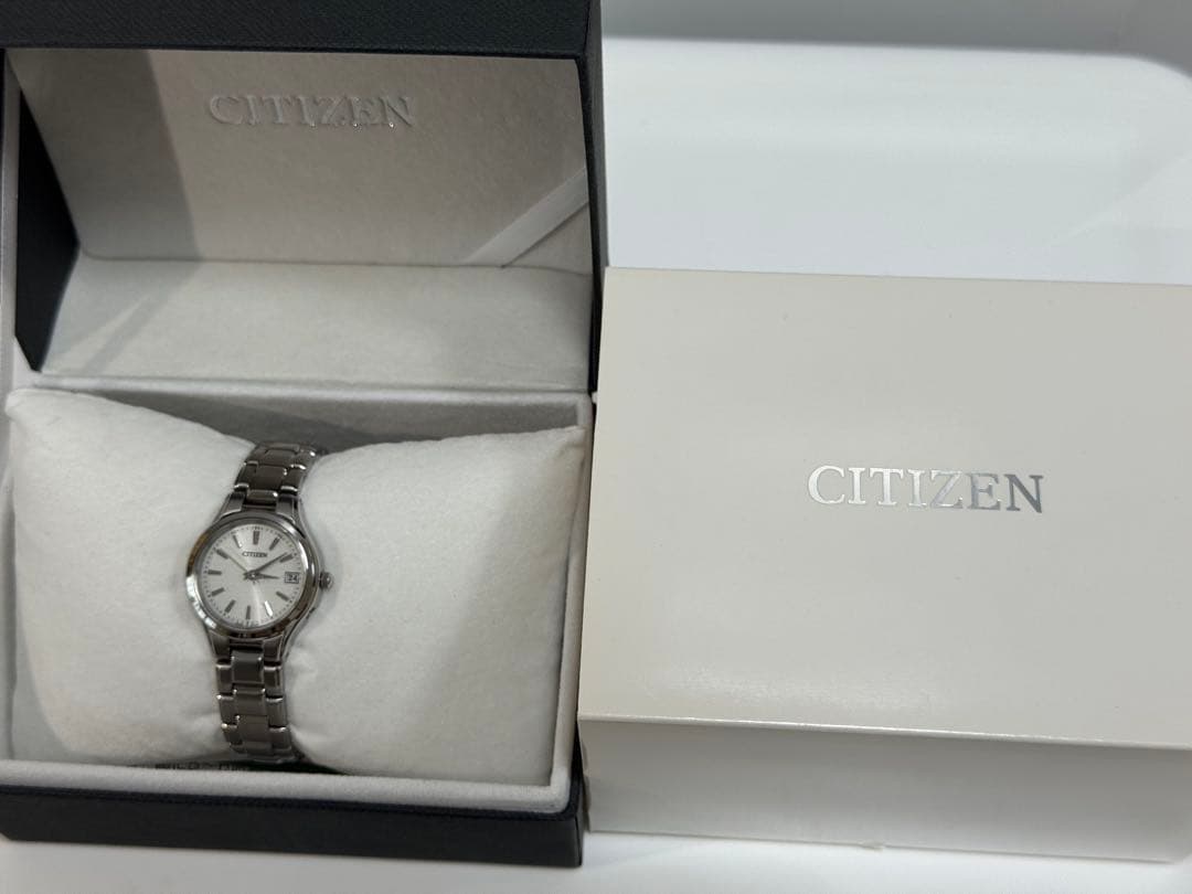 108 シチズンレディース腕時計　チタン電波ソーラー　ES1010-53A