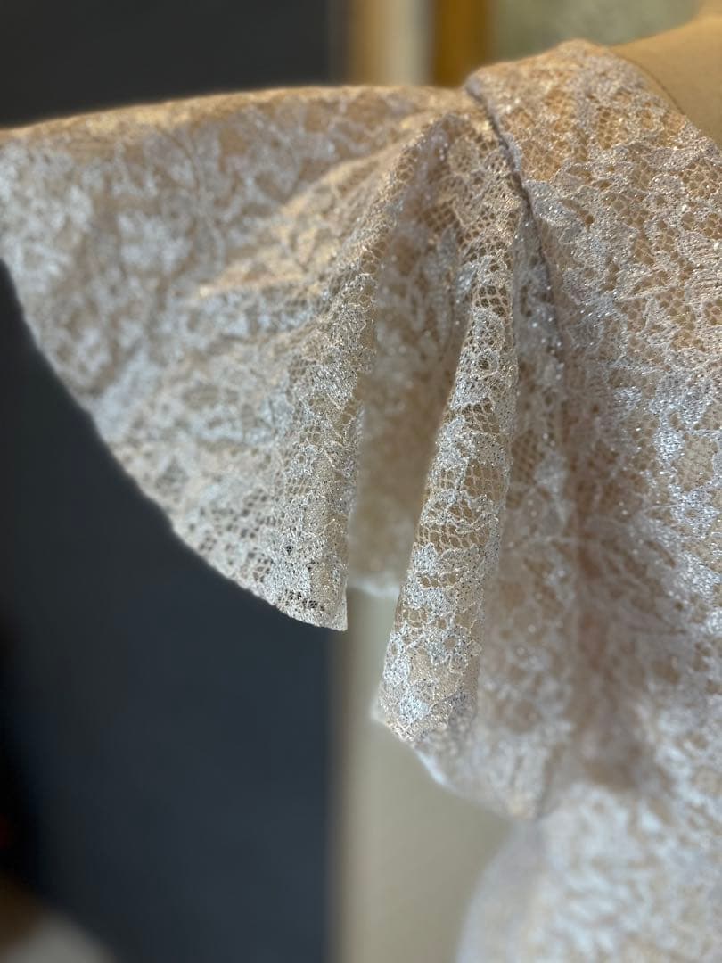 ラメアイボリー レース フレアスリーブ パーティードレス