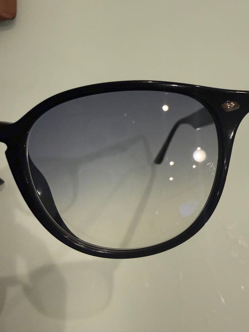 西島隆弘さん・赤西仁さん愛用モデル レイバン RB4259-F 601/19