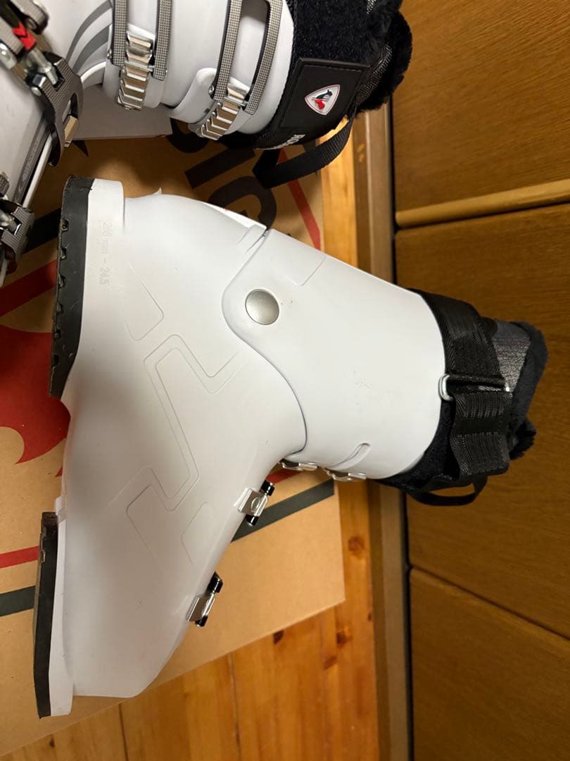 i*n様 スキーブーツ　ROSSIGNOL レディース　ロシニョール PURE
