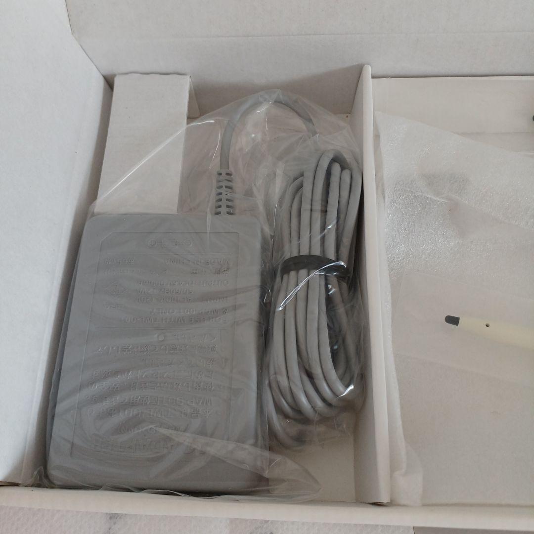 【美品】任天堂　ニンテンドー　DSi　本体　ピンク　専用カバーつき