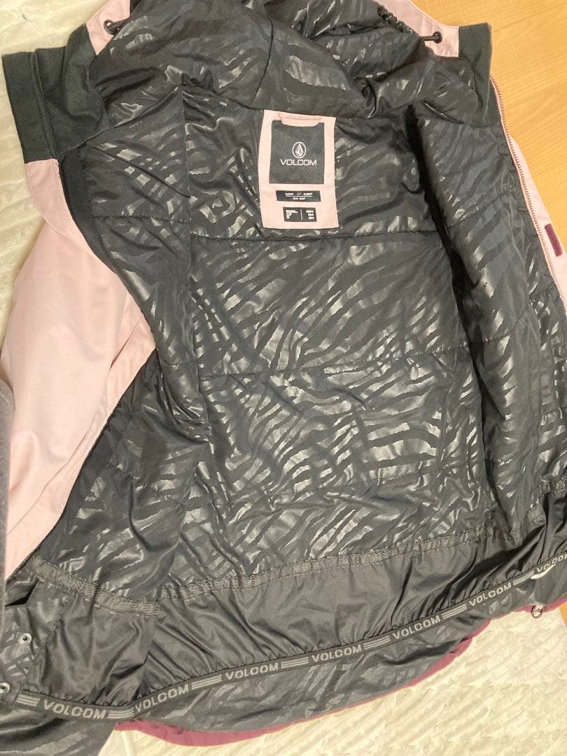 S*s様 ボルコム　スノーボード　ウェア　ジャケット　レディース　　ピンク