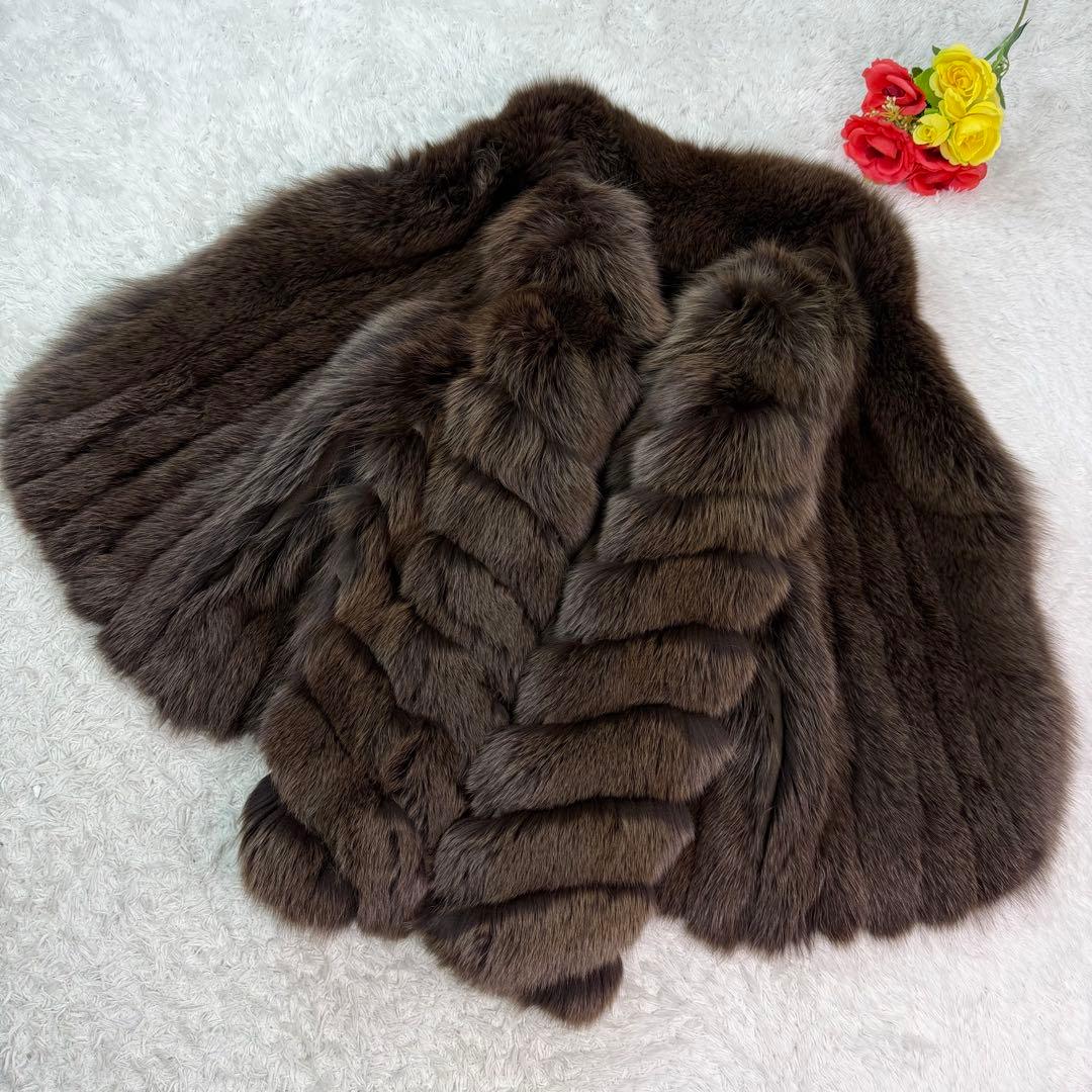 デザイン◎ ブルーフォックス クロップド 本毛皮 袖太 毛並み〇 なめし柔らか