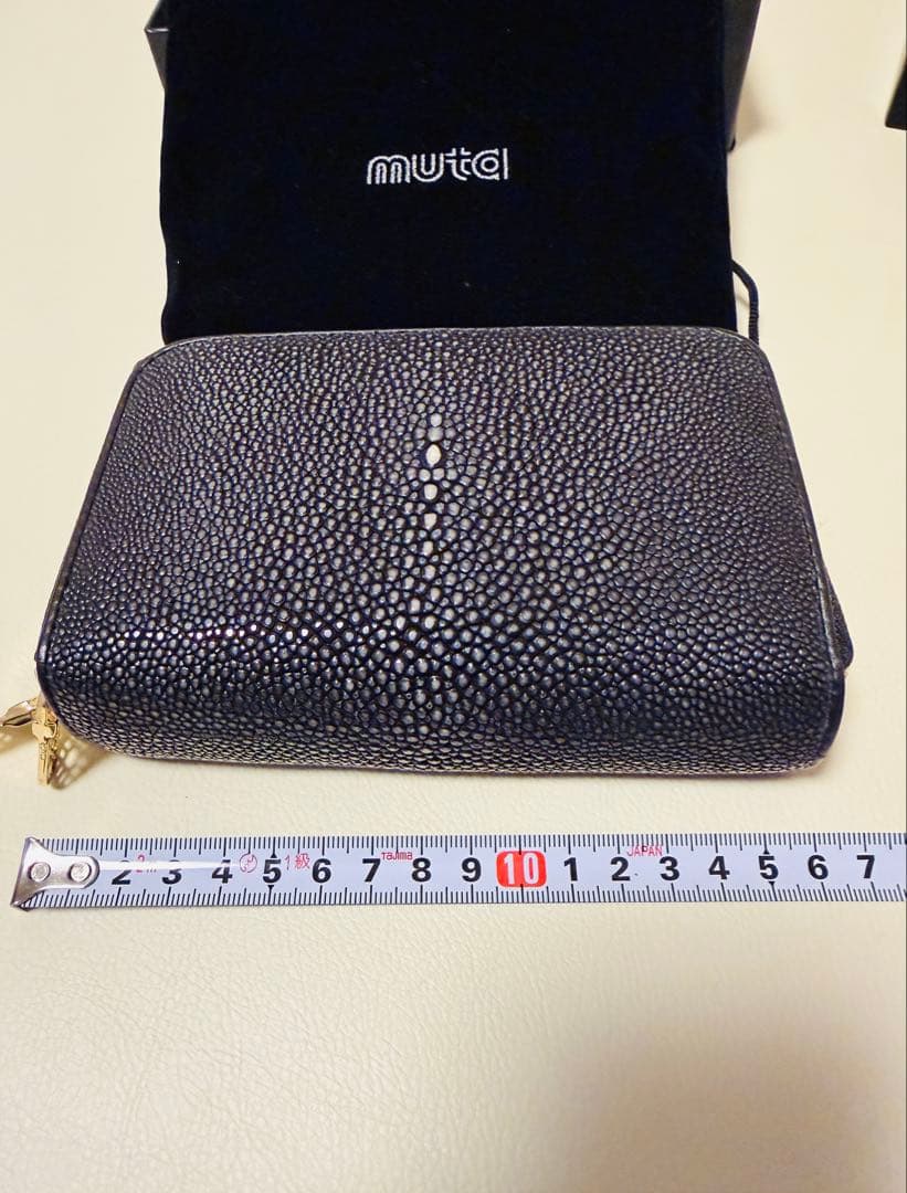 mutaガルーシャ ミニツインジッパーハーフサイズ財布 新品(黒)人気カラー