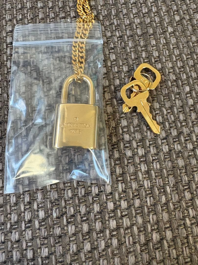 専用ルイヴィトン パドロック カデナ ネックレス チェーン付き 南京錠303