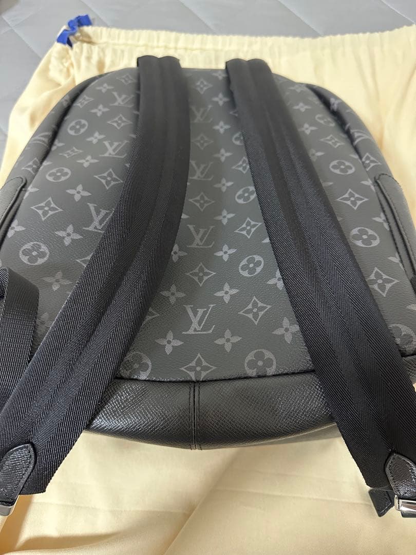 VUITTONリュック