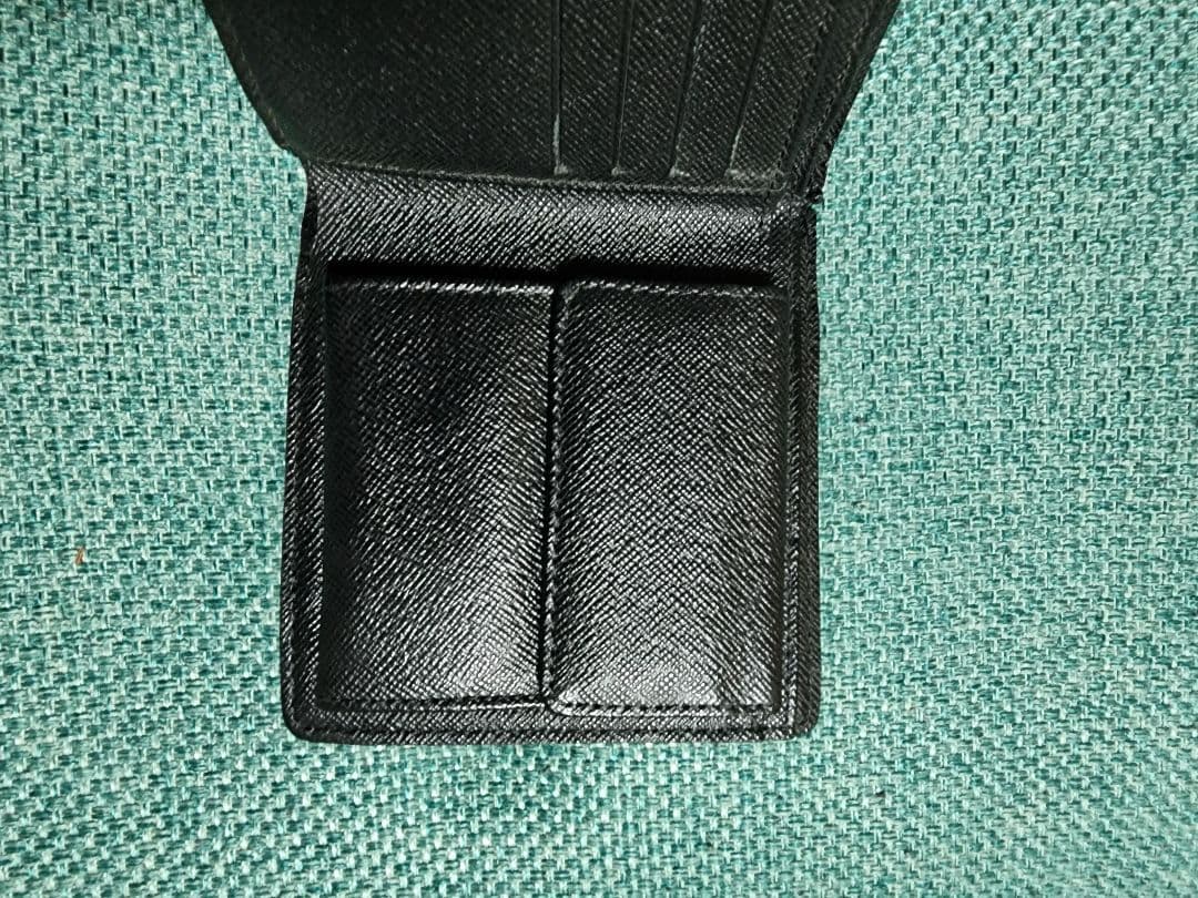 ルイヴィトン 二つ折り財布