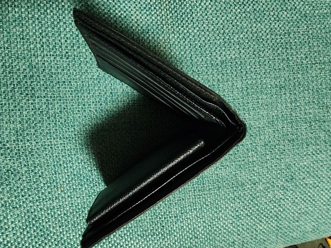 ルイヴィトン 二つ折り財布