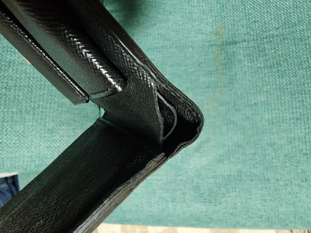 ルイヴィトン 二つ折り財布