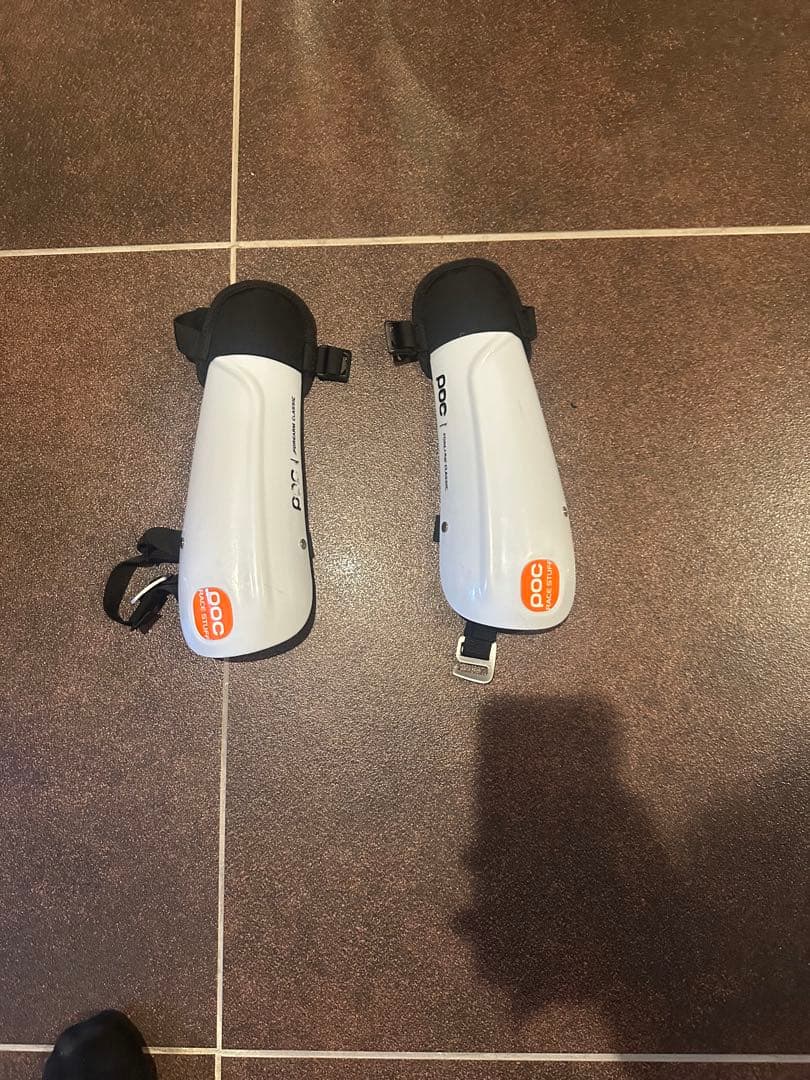 POC アームガード、プラスチック