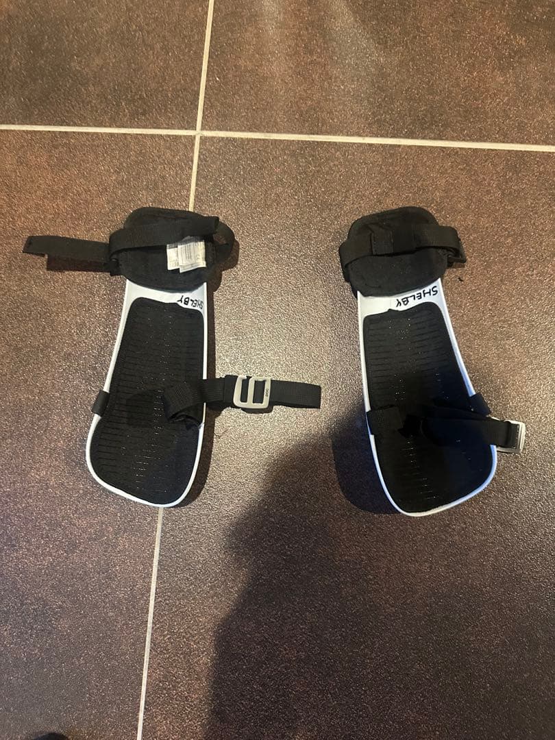 POC アームガード、プラスチック