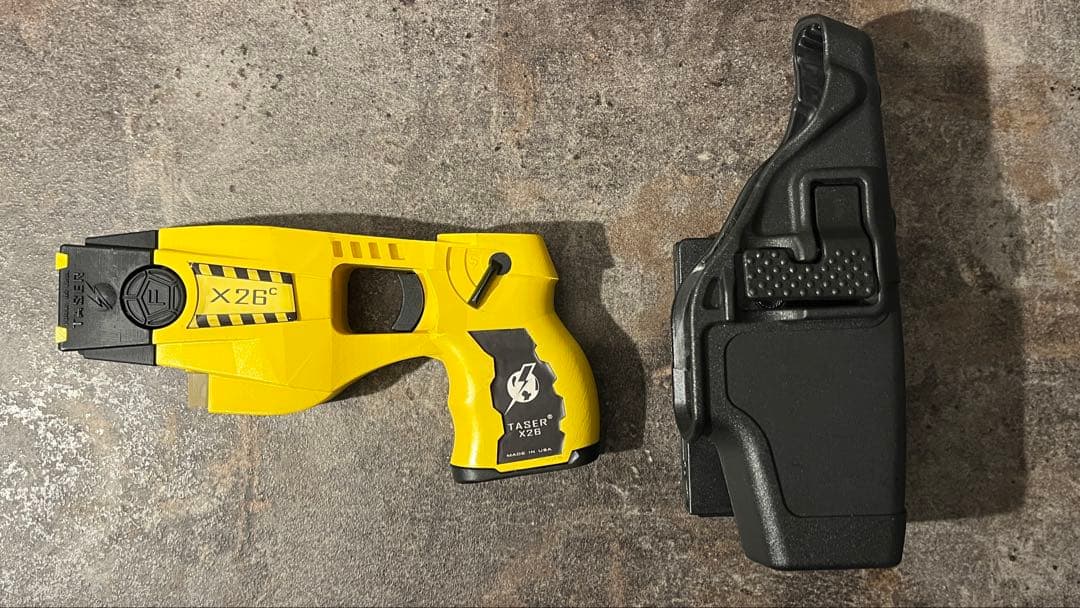 X26 テーザーガン　レプリカ（LE装備　マーシャル装備　LAPD SWAT）