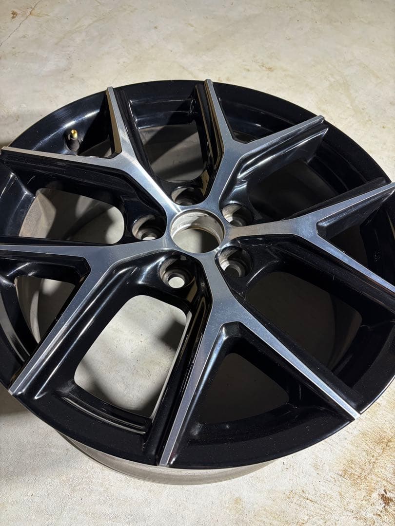 60 ハリアー　純正　ホイール　18インチ　1本