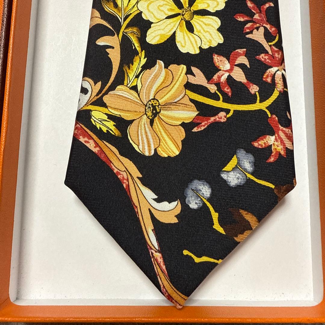 美品　エルメス　ネクタイ　黒ピンク　花柄　総柄　シルク