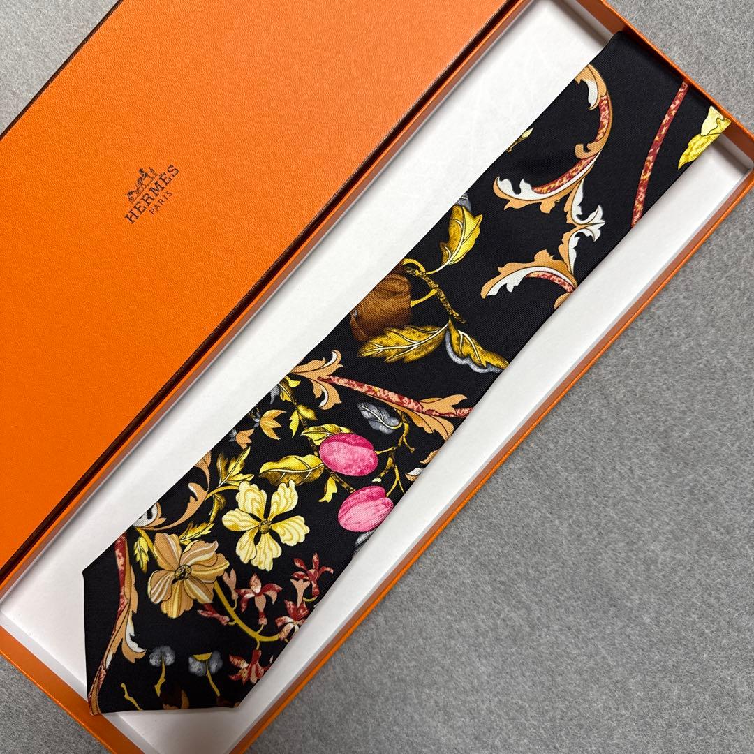 美品　エルメス　ネクタイ　黒ピンク　花柄　総柄　シルク