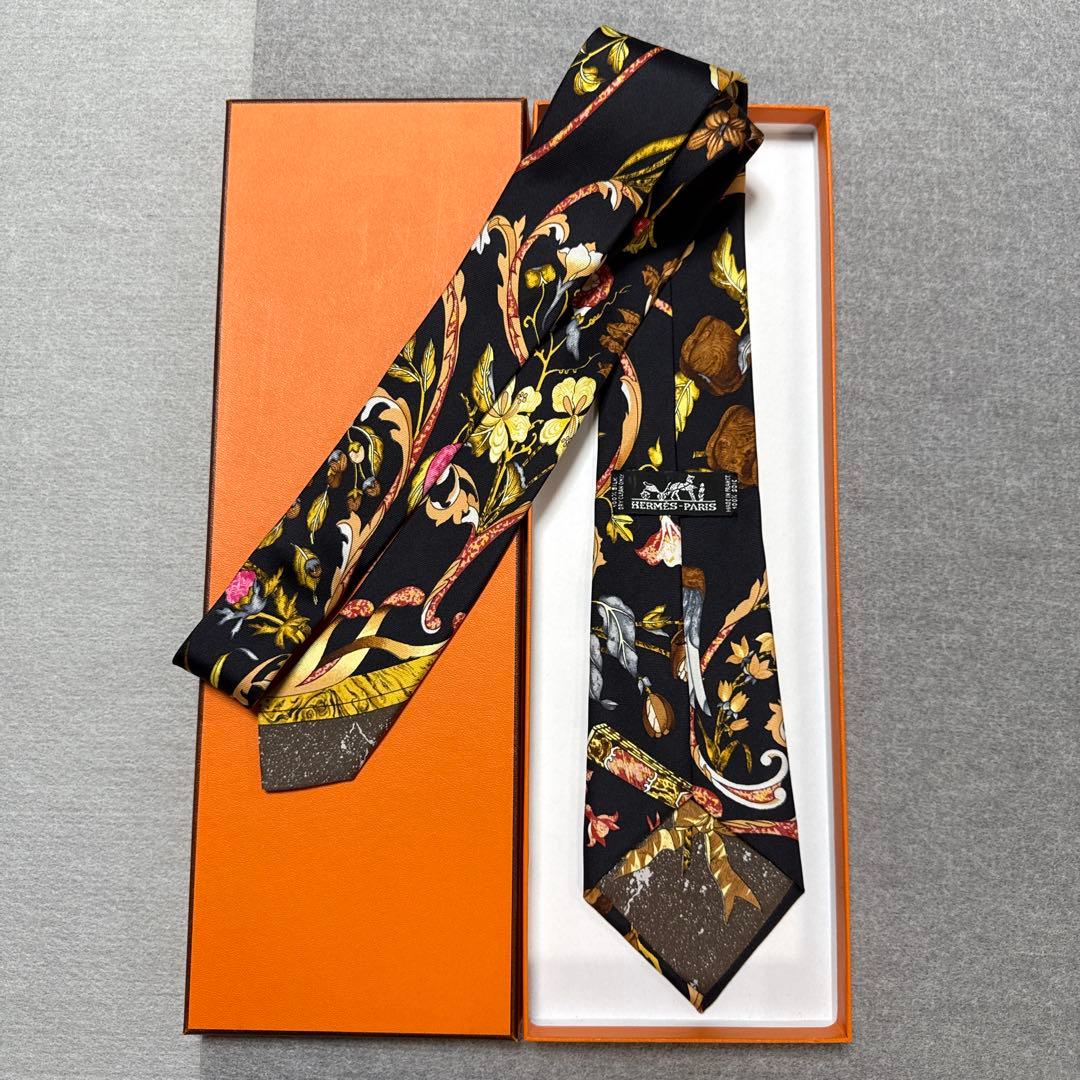 美品　エルメス　ネクタイ　黒ピンク　花柄　総柄　シルク