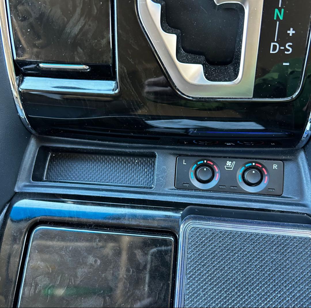 30アルファード　ヴェルファイア シートヒータースイッチ　前期流用