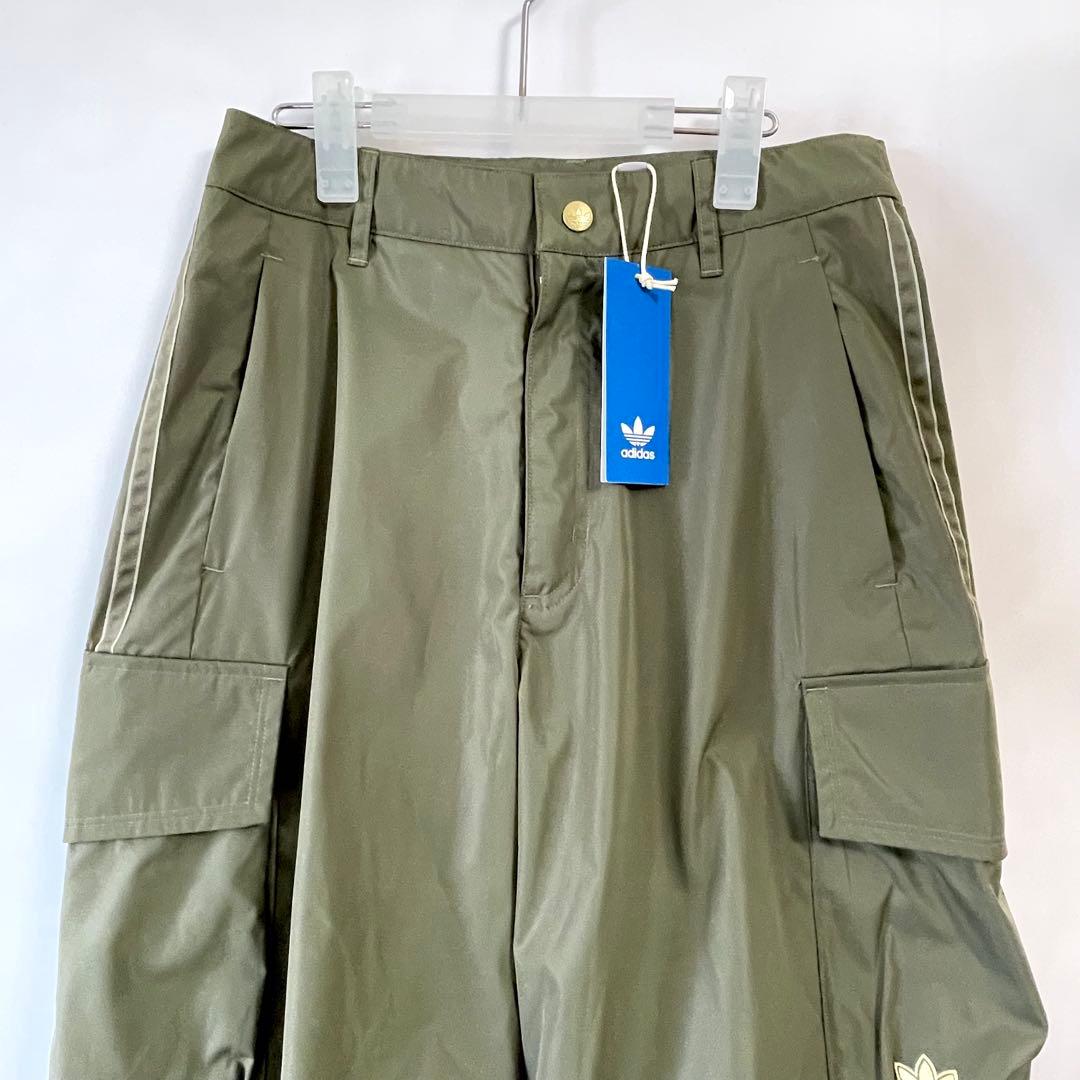 新品タグ付き✨adidas アディダス　カーゴパンツ M オリーブ 刺繍ロゴ