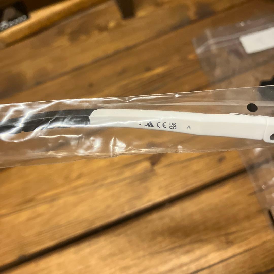 adidas MARCOLIN. スポーツサングラス ホワイト/ミラーグリーン