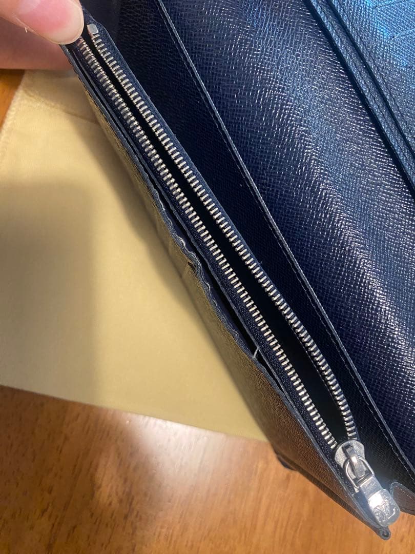 ルイヴィトン　エピ　長財布