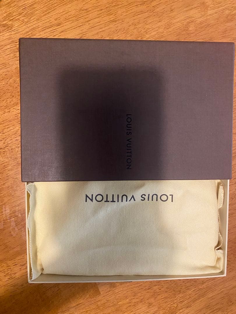 ルイヴィトン　エピ　長財布