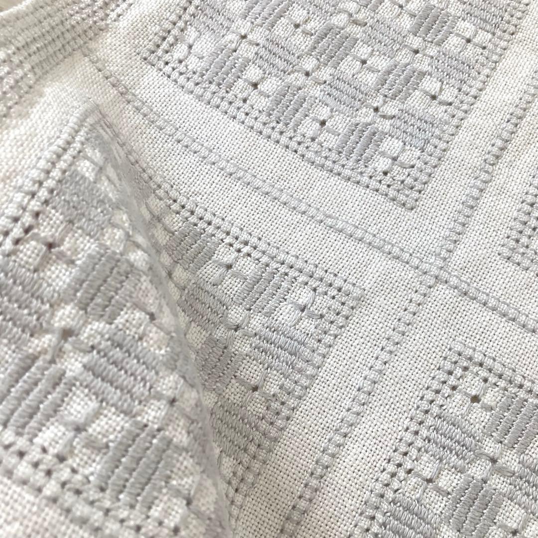 B北欧ヴィンテージ丁寧なニードルワークが施されたリネンのテーブルクロス（グレー）