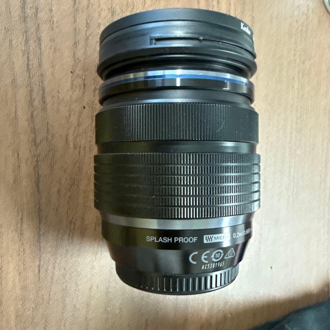 M.ZUIKO 12-40mm 2.8 Pro ズームレンズ