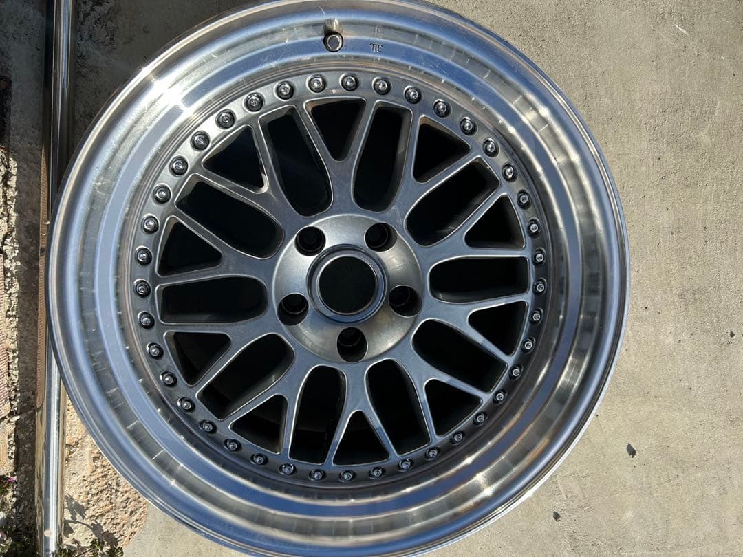 9.5jメーカー不明メッシュホイール